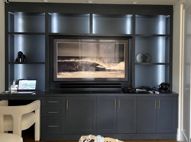 Entertainment media wall